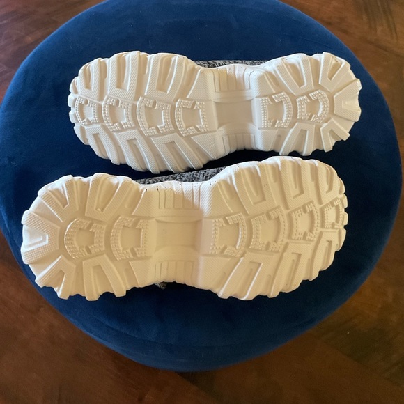 NWOT Heathered gray Sock Sneakers 36 white speckled with black soles - Picture 2 of 3